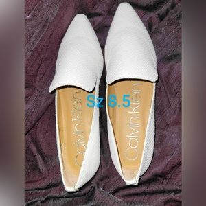 Women’s dress flats